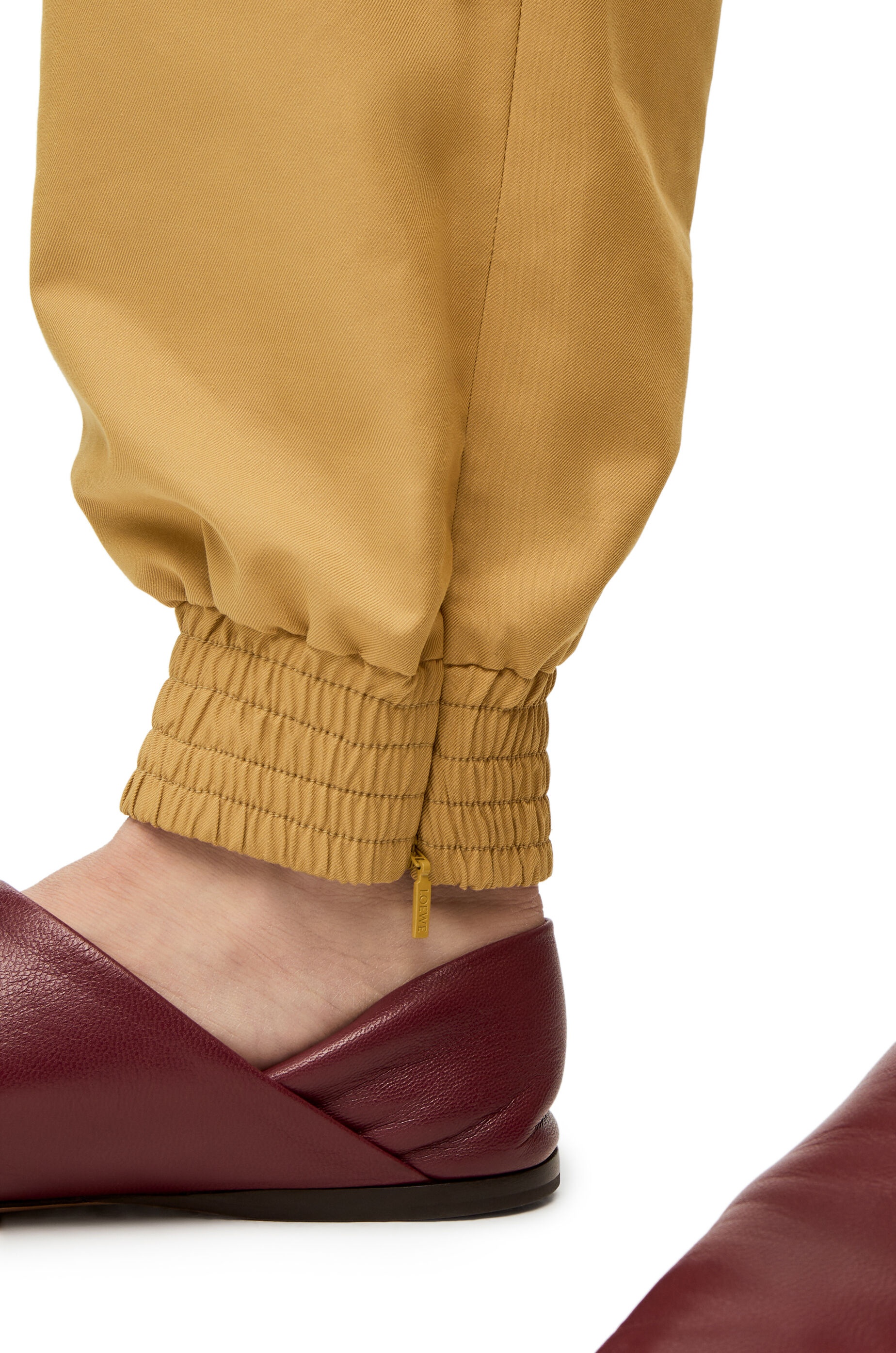 Elasticated trousers in cotton gabardine - 5