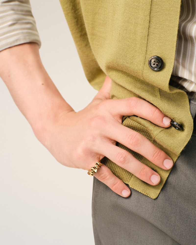 AMI Paris GOLD BRASS TRESSE RING outlook