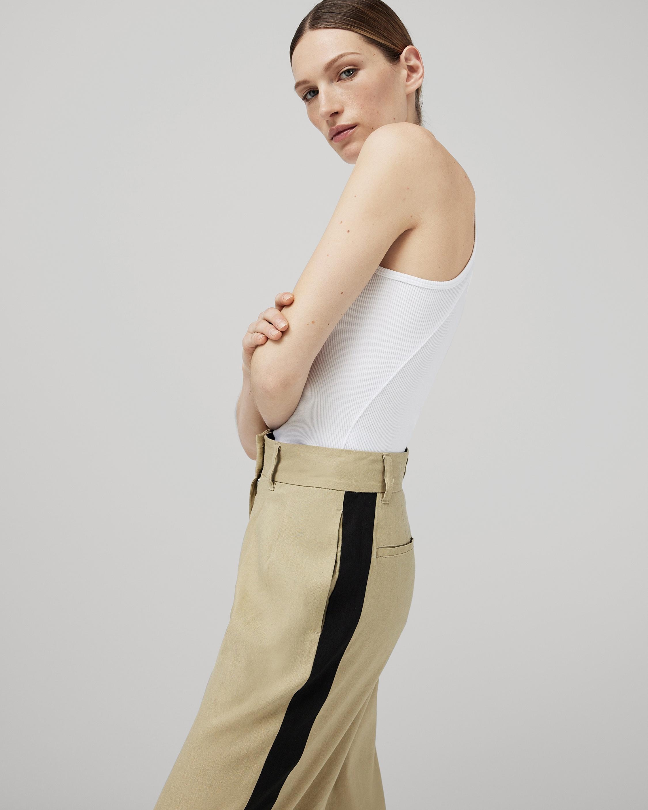 Shelly Wide Leg Linen Pant
Relaxed Fit Pant - 3