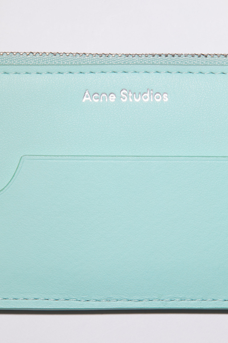 Leather zip wallet - Pastel green 4