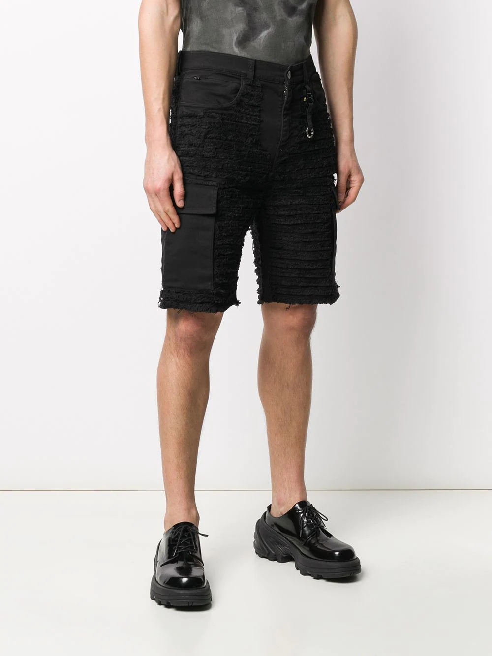 textured multi-pocket shorts - 3