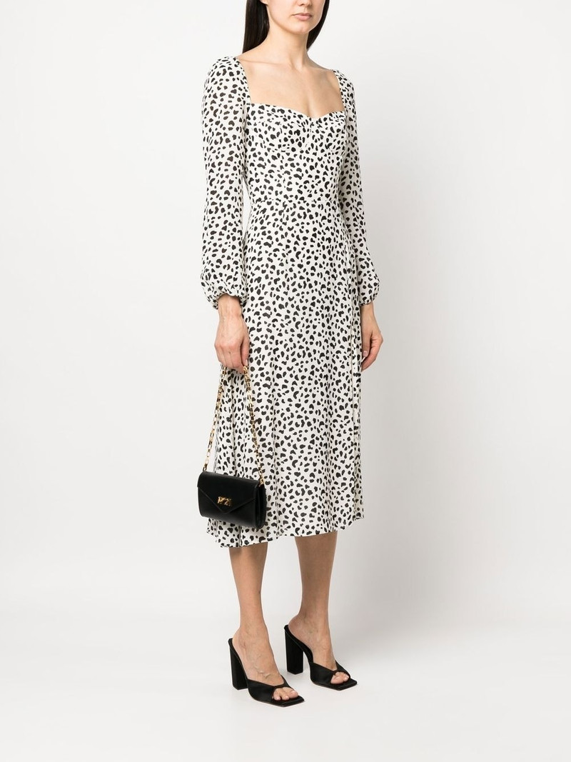 N°21 logo-plaque leather bag outlook