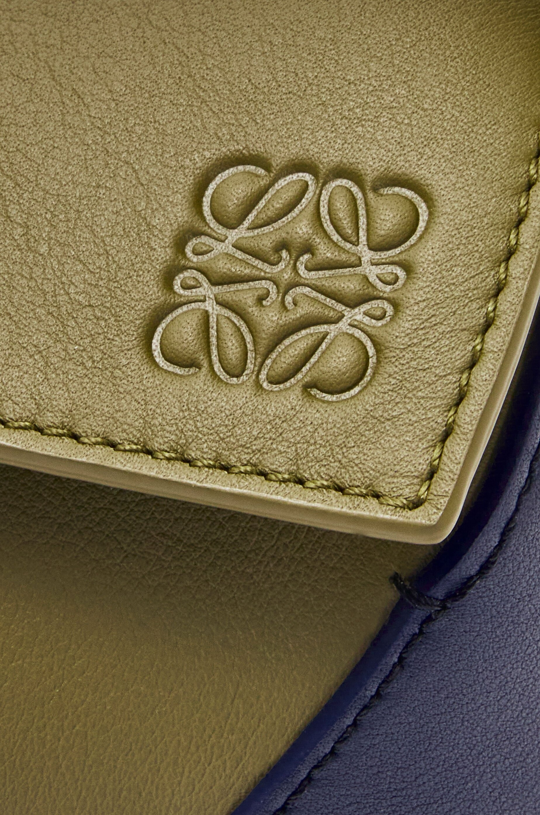 Small Puzzle bag in classic calfskin - 10