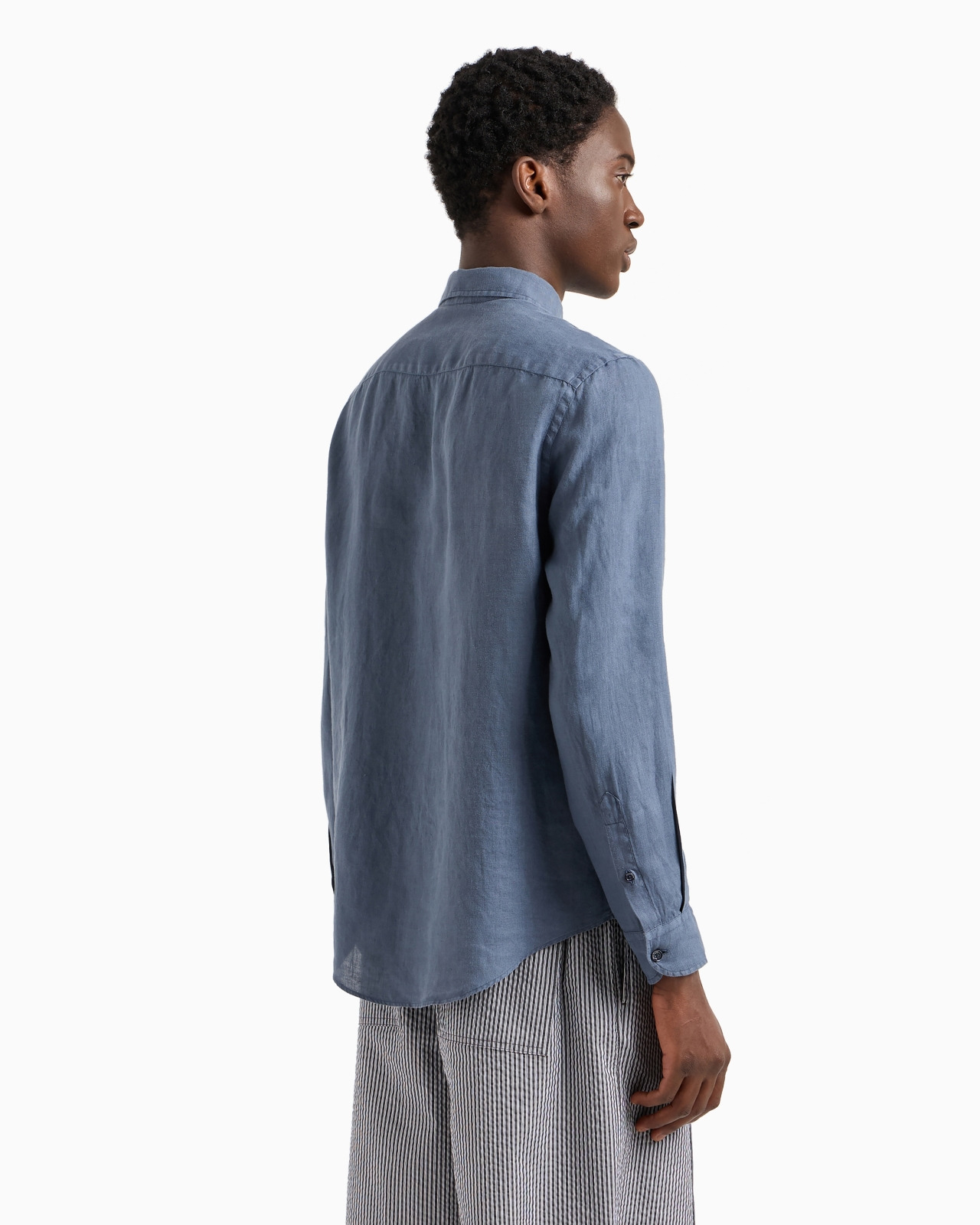 Garment-dyed linen shirt with French collar - 3