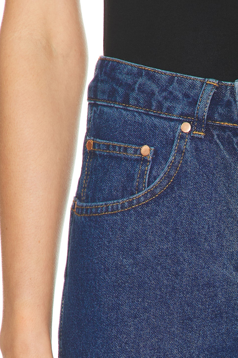 RENGGLI Slim Leg outlook