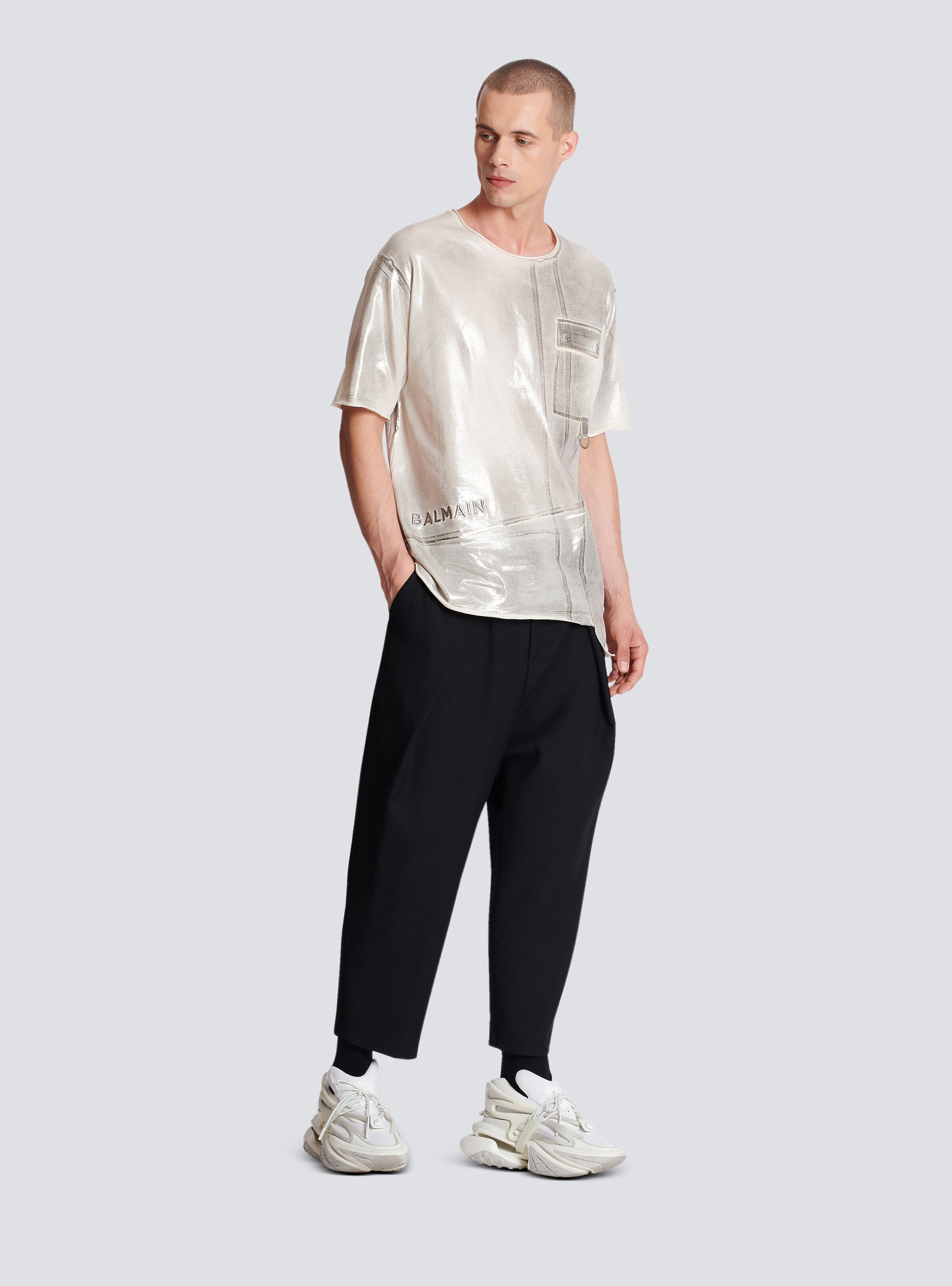 Asymmetrical eco-responsible cotton T-shirt with Balmain logo pleat print - 3