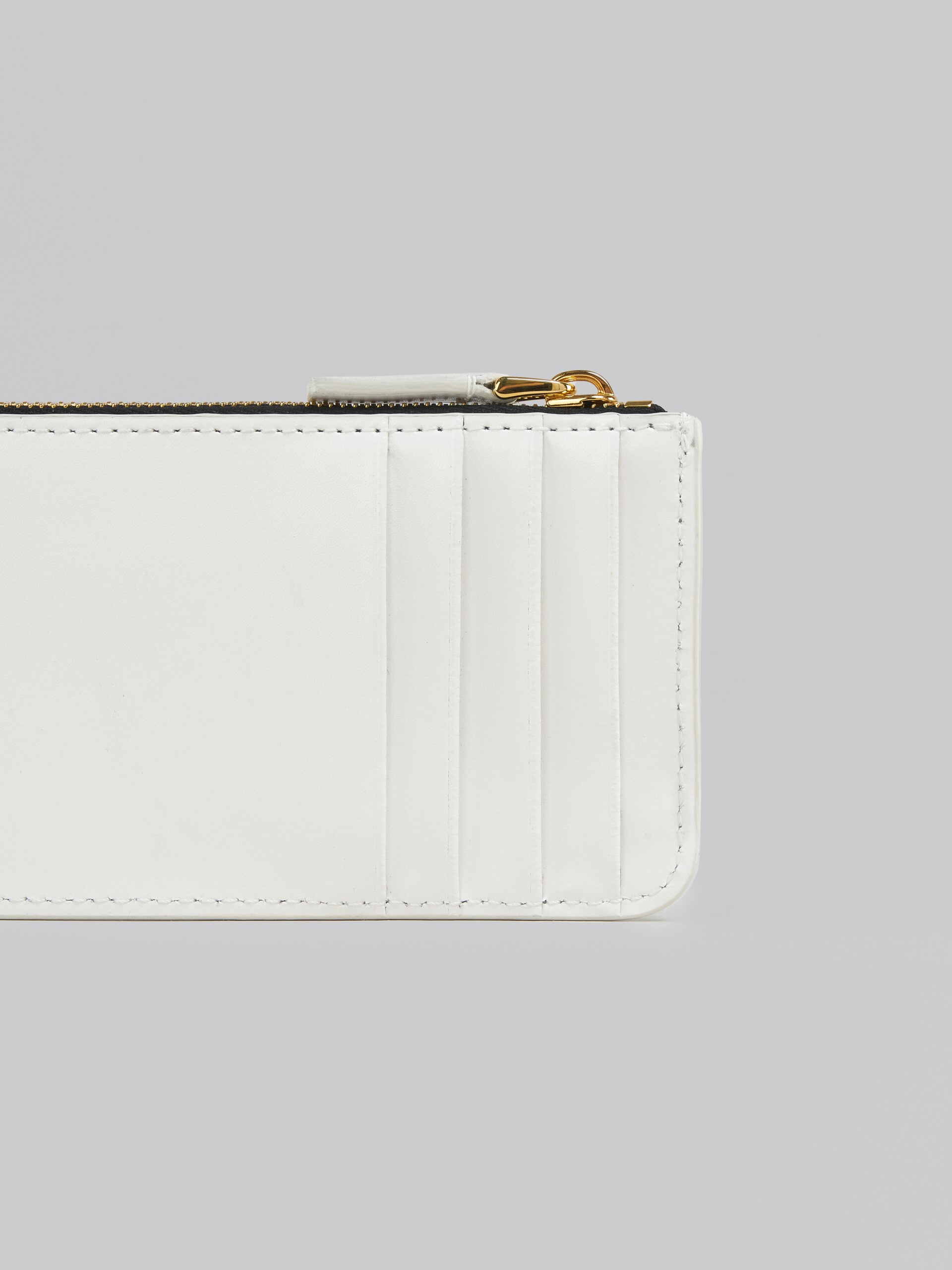 WHITE AND SILVER LEATHER CARD HOLDER 4