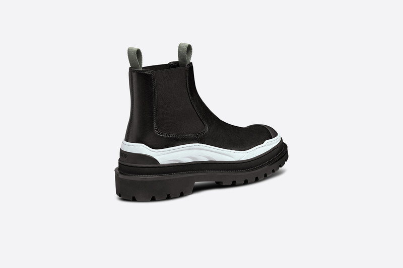DIOR AND SACAI Chelsea Boot 3