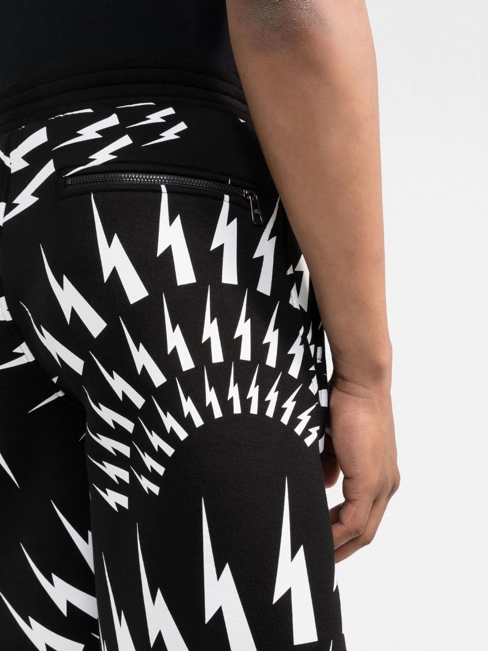 Thunderbolt-print deck shorts - 5