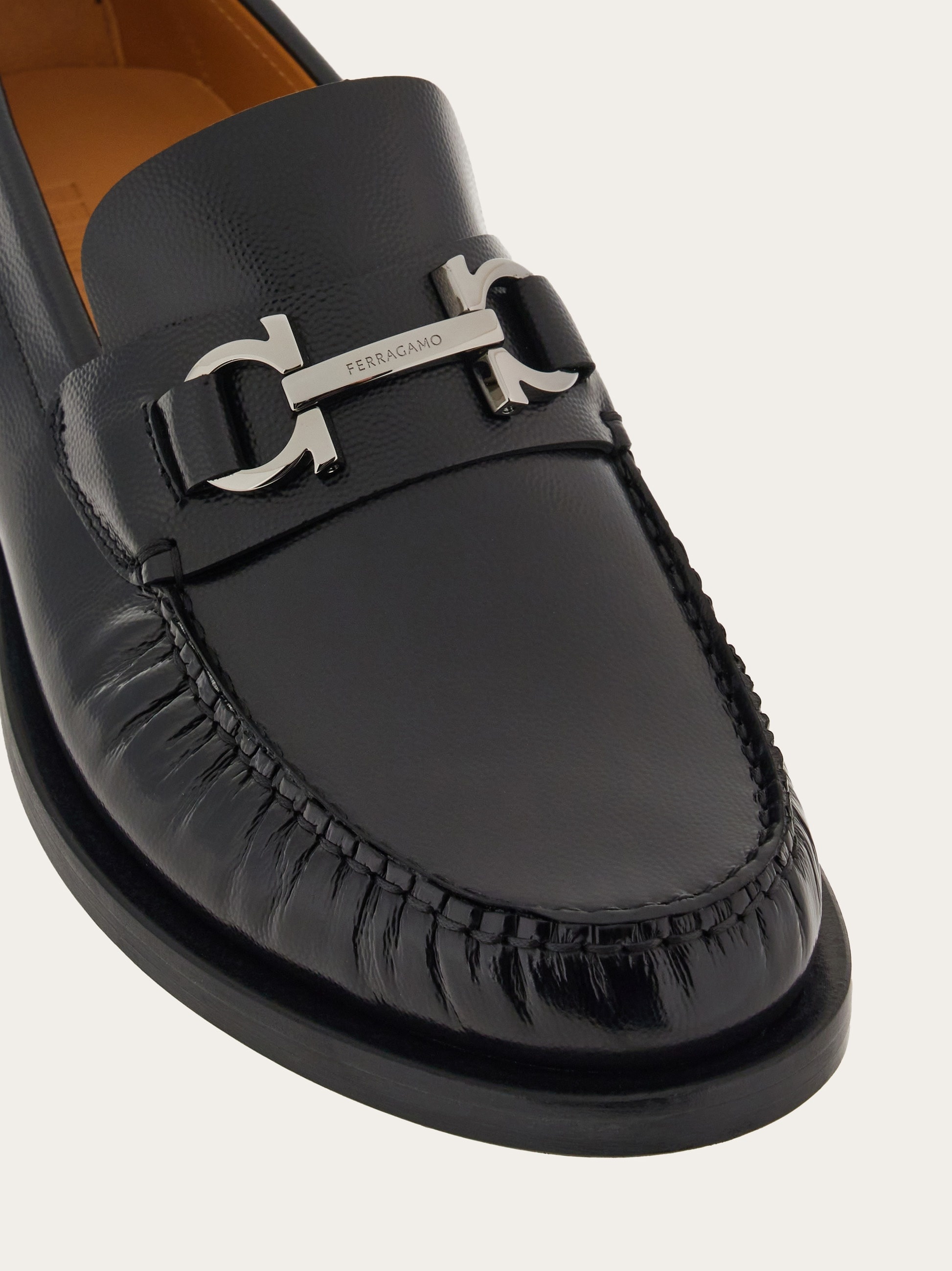 FERRAGAMO Moccasin with Gancini ornament | REVERSIBLE