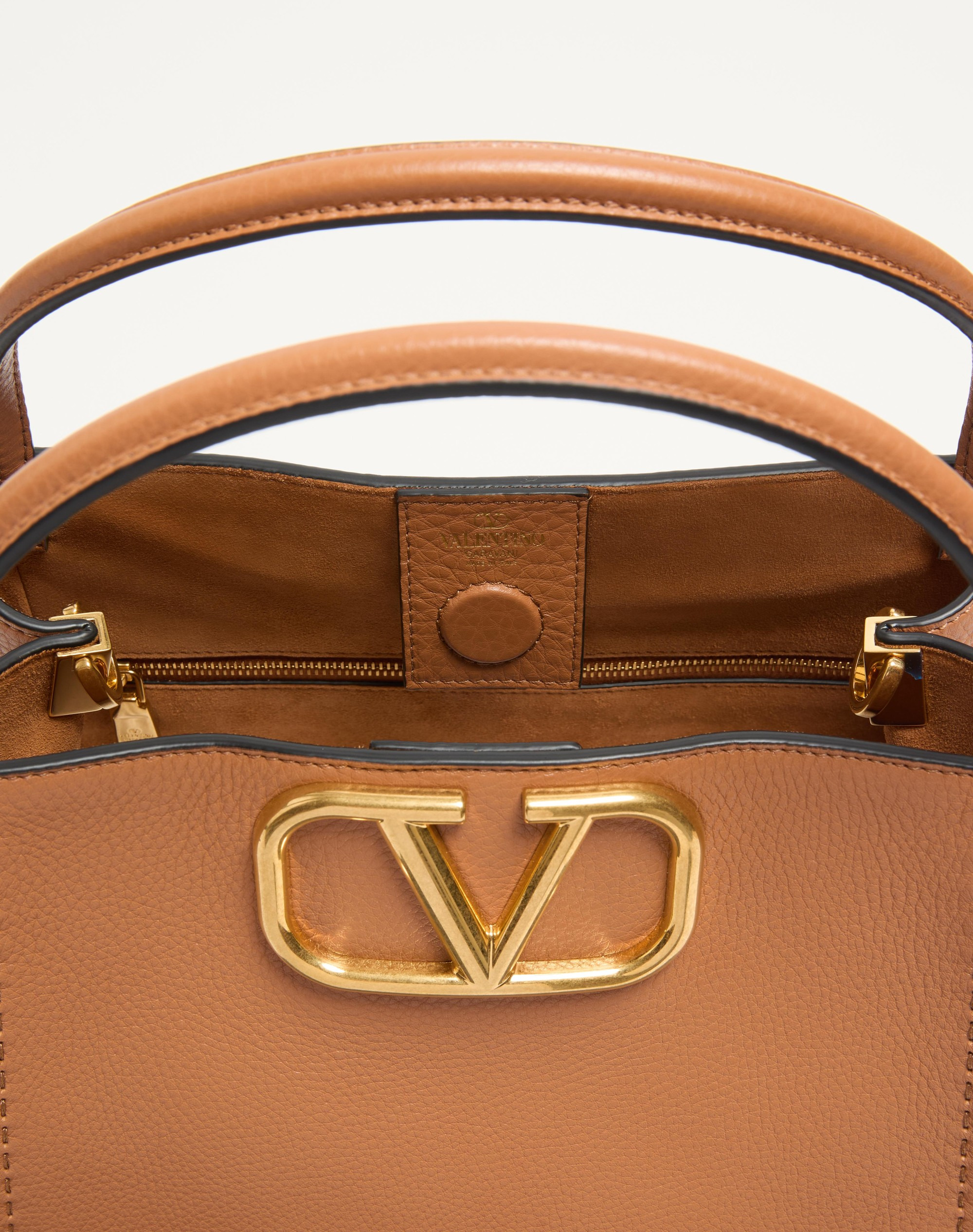 VALENTINO GARAVANI ALLTIME MEDIUM HANDBAG IN GRAINY CALFSKIN - 5