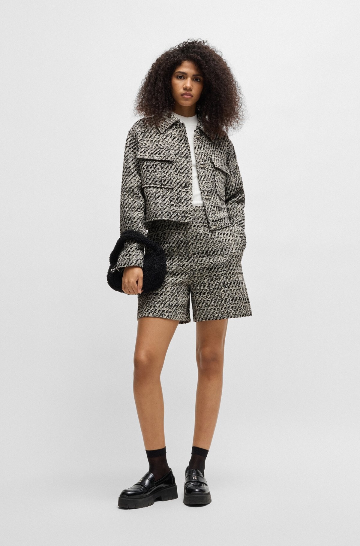 HIGH-WAISTED SHORTS IN PATTERNED BOUCLÉ - 3