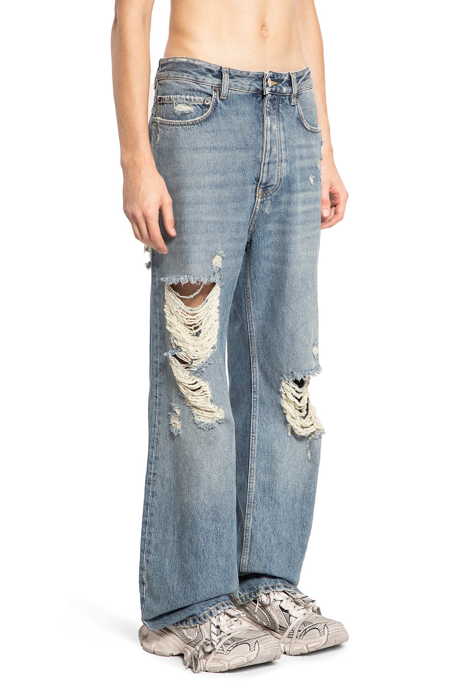 Ripped-Medium-Fit-Jeans - 2