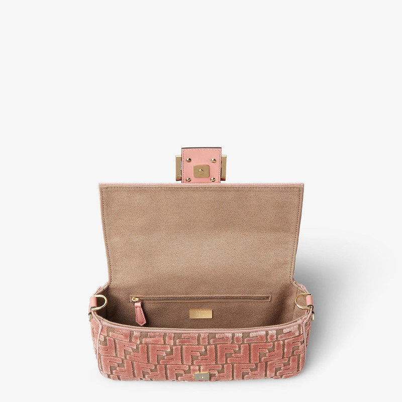 FENDI Baguette outlook