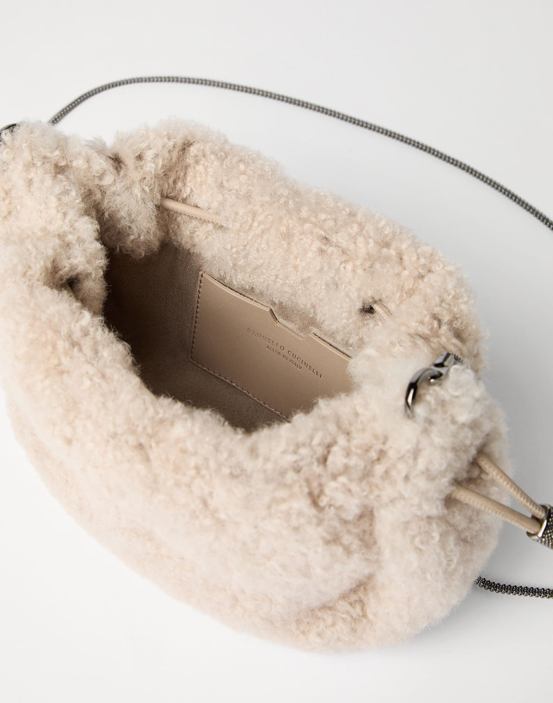 Mellow mini bucket bag in fuzzy shearling with precious chain 5