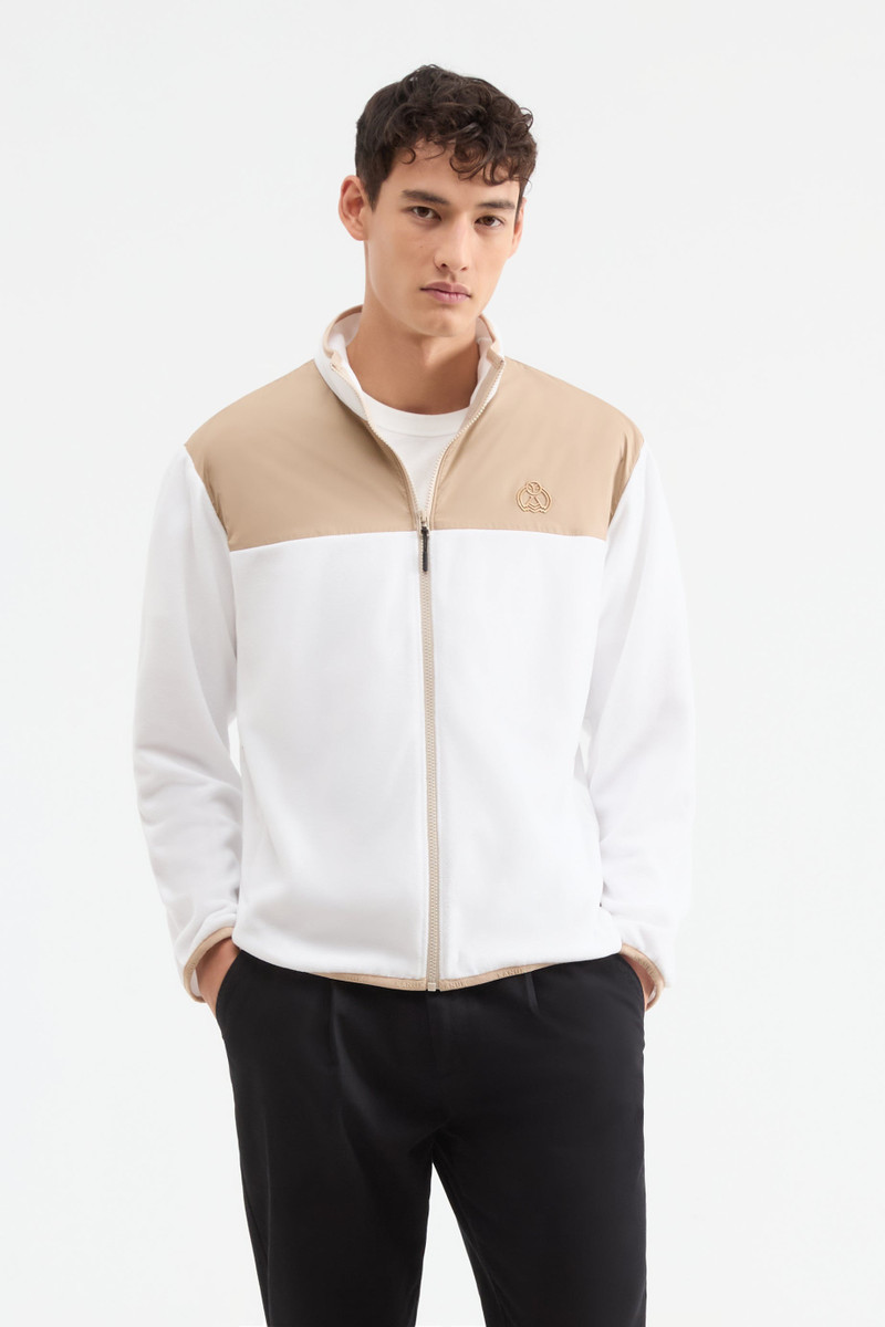 Comox Fleece in White and Beige 4