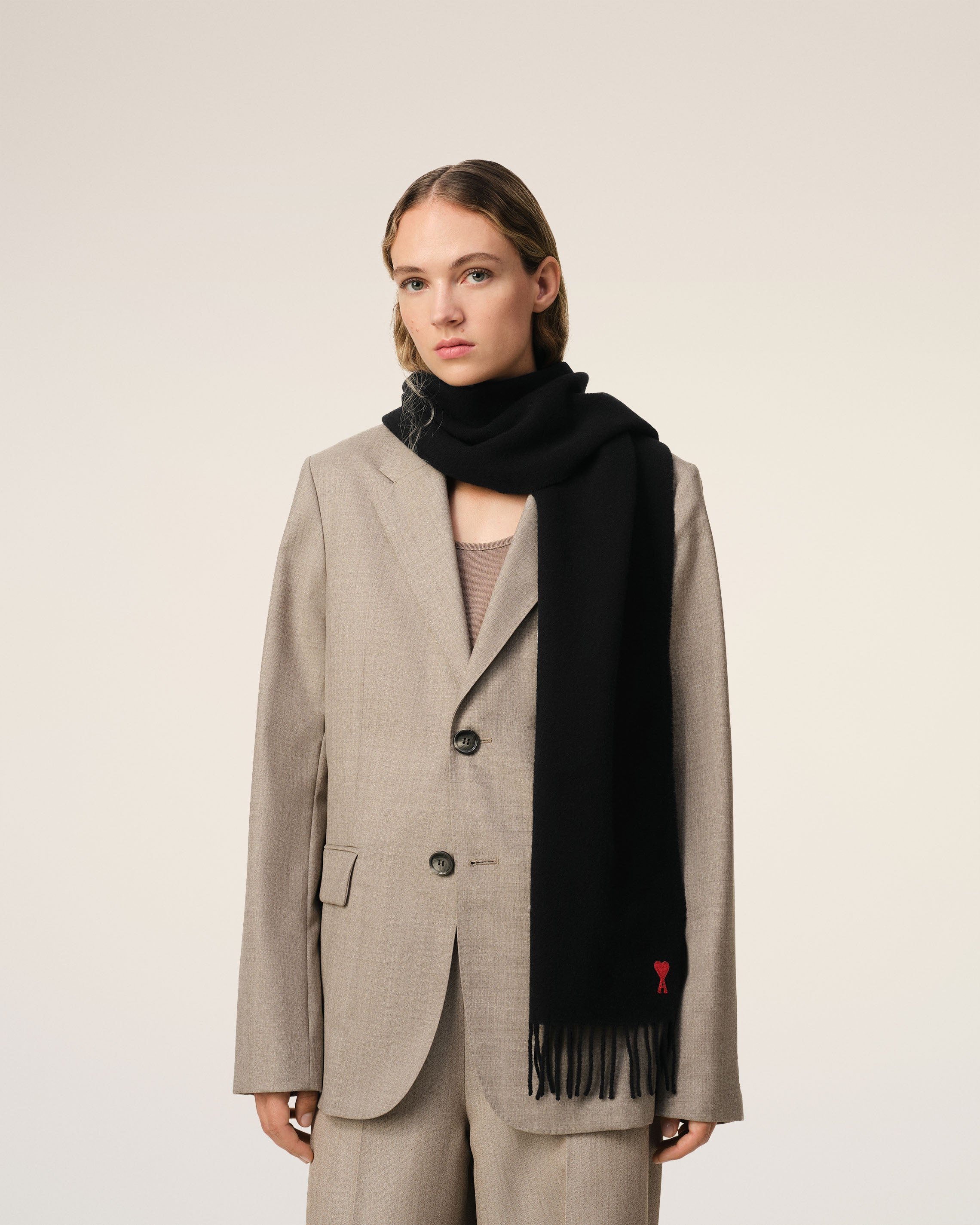 BLACK WOOL AMI DE COEUR SCARF - 2