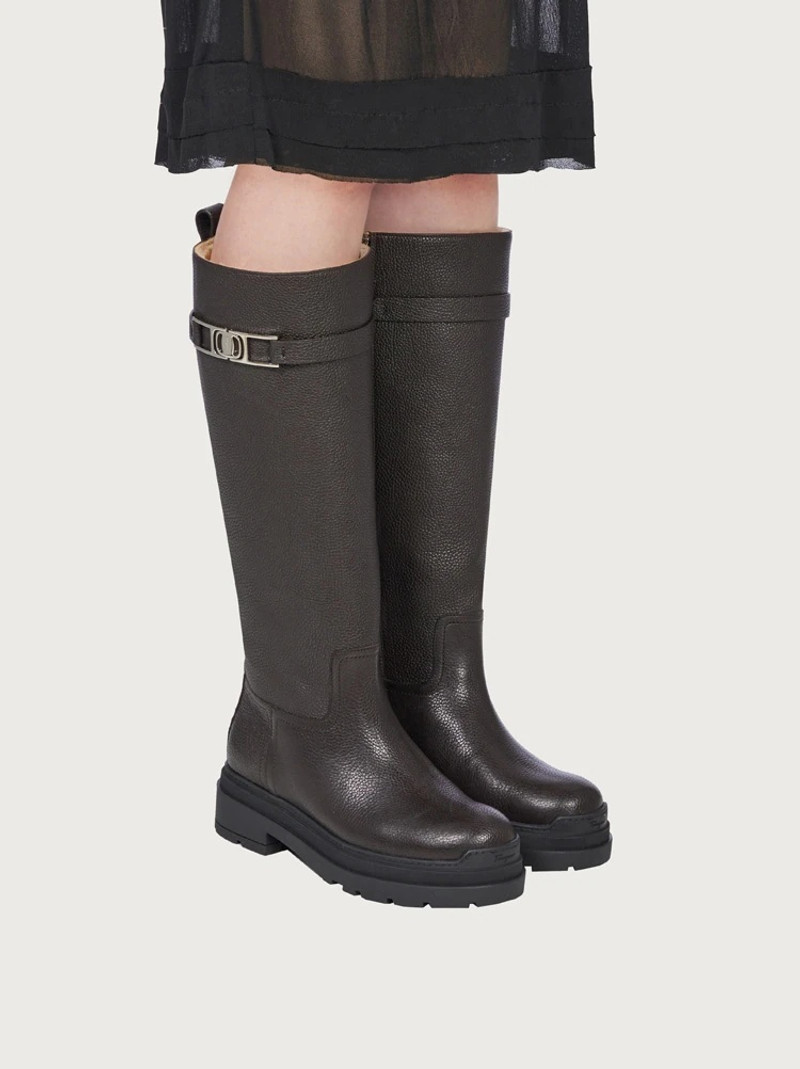 FERRAGAMO VARA CHAIN LINED BOOT outlook