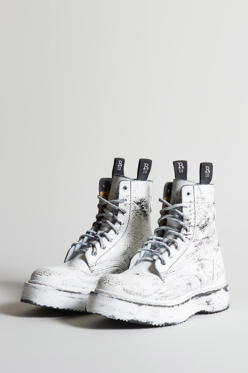 SINGLE STACK BOOT - PAINTED WHITE 1