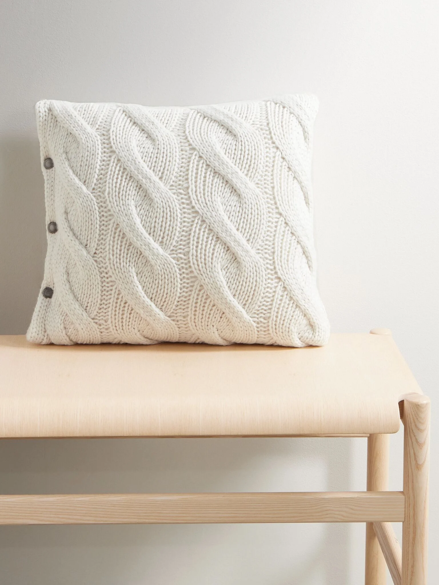 Cable-knit cashmere pillow Off-white - 1