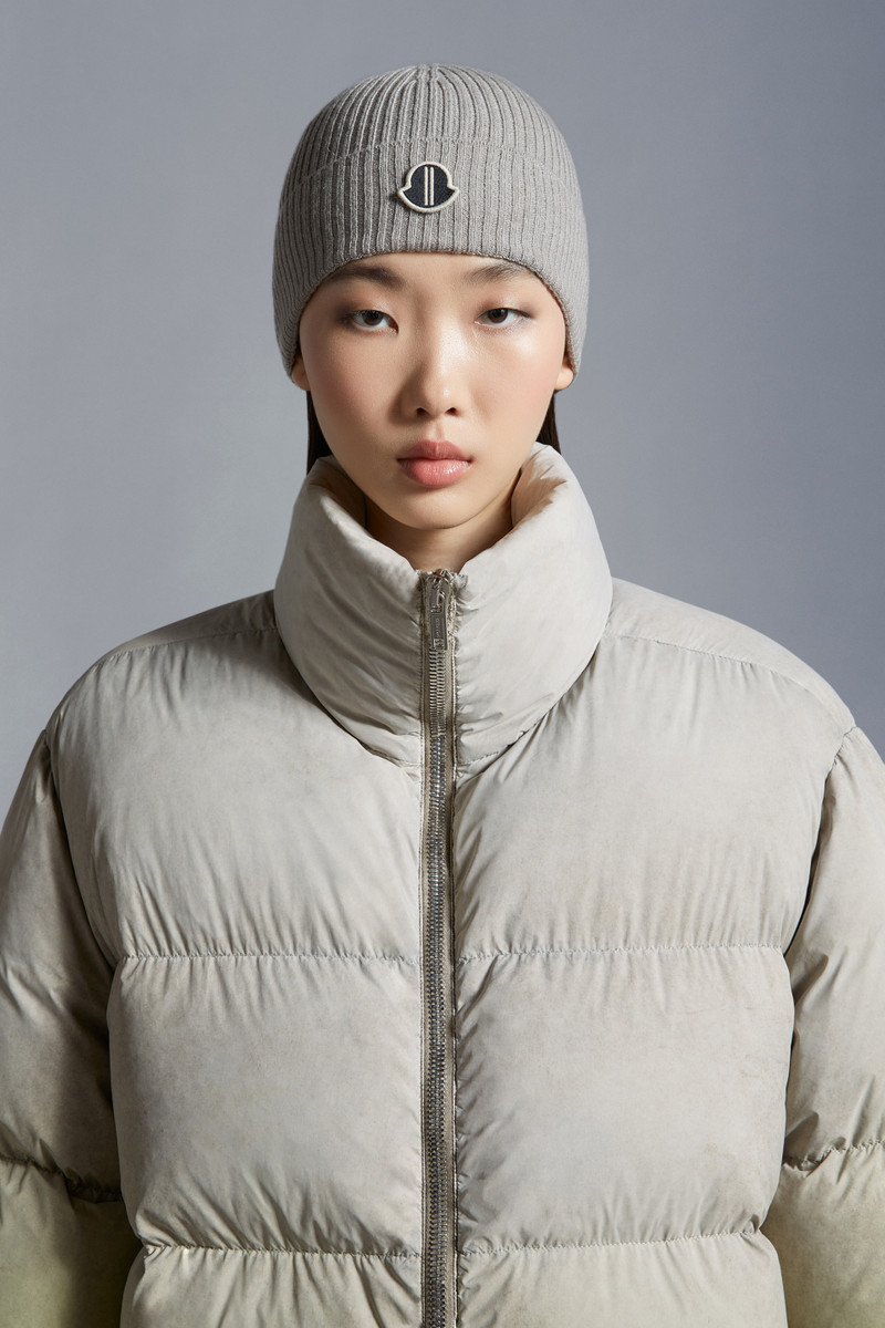 Moncler Cashmere Beanie outlook