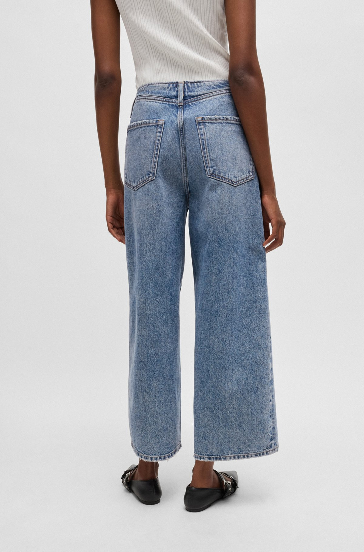 RELAXED-FIT JEANS WITH CROPPED LENGTH - 4