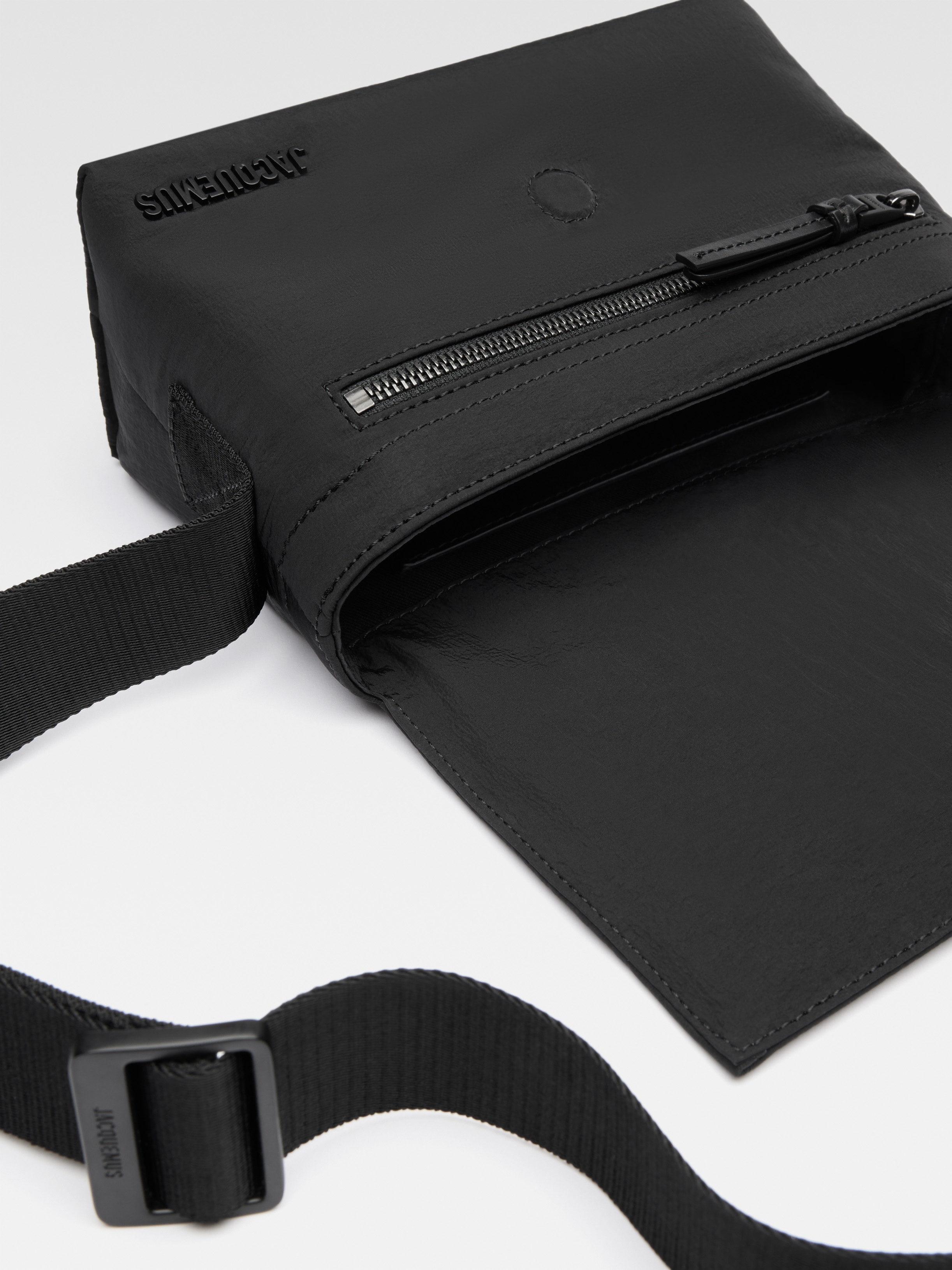 VIP【送料関税込】JACQUEMUS LE PETIT MESSENGER CROSSBODY BAG Jacquemus Le Petit Maleti Leather Messenger Bag | Black