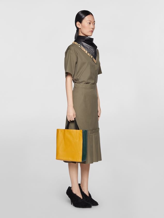 YELLOW AND GREEN MUSEO SOFT BAG IN TUMBLED CALFSKIN - 2