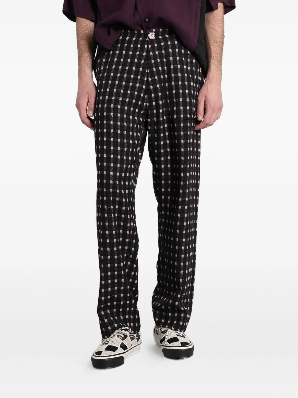 check-pattern logo-patch trousers - 1