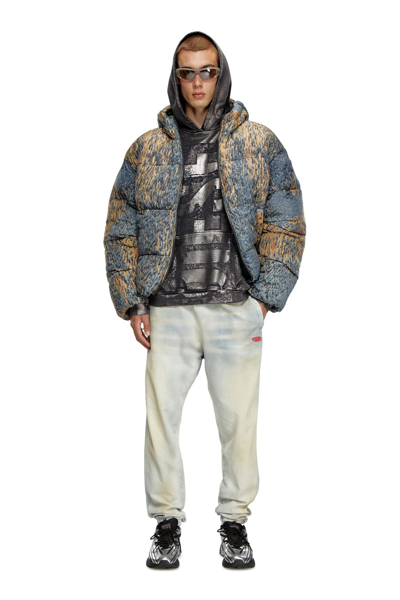 Diesel S-BOXT-HOOD-Q6 outlook