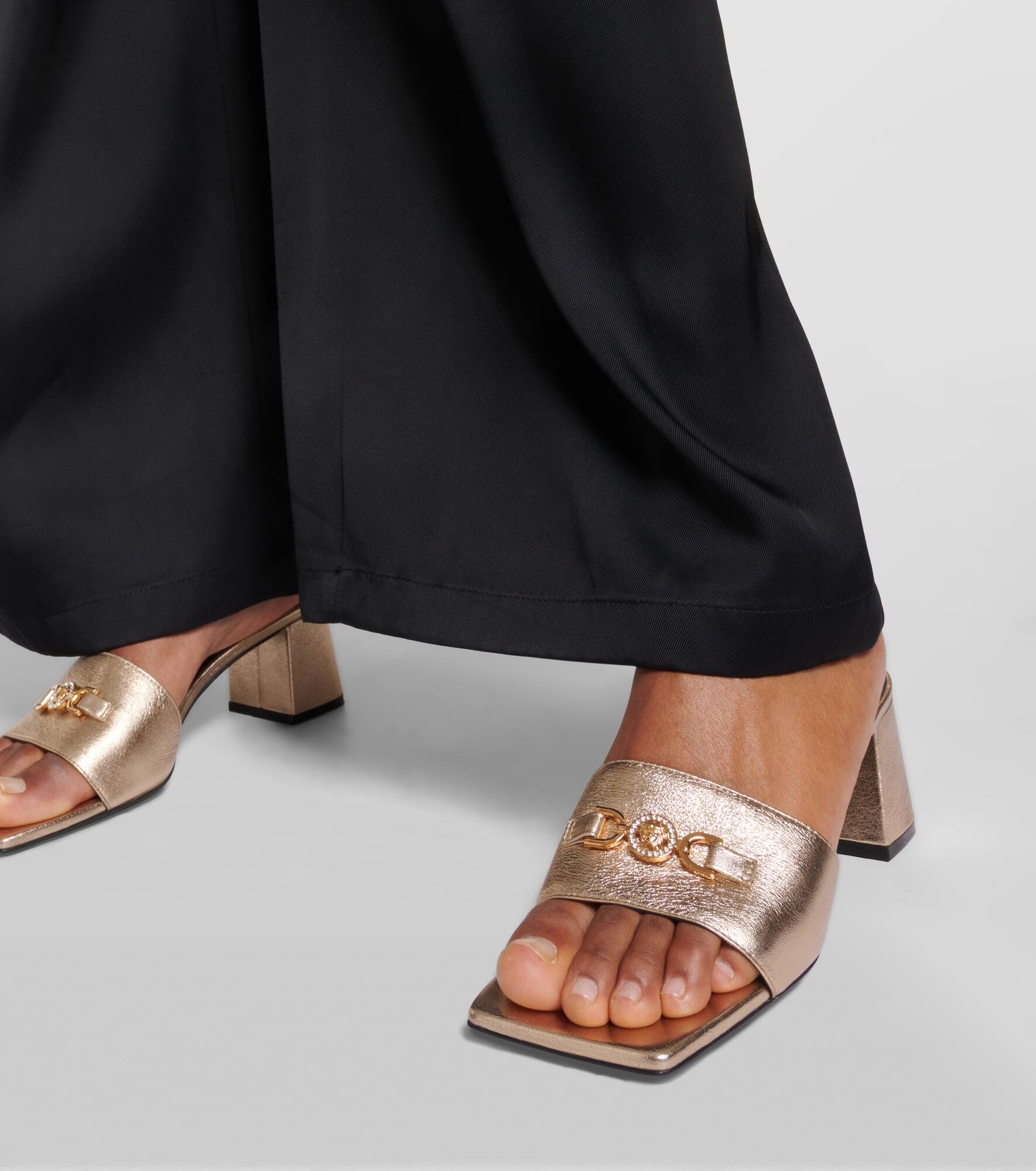 Medusa '95 metallic leather mules - 4