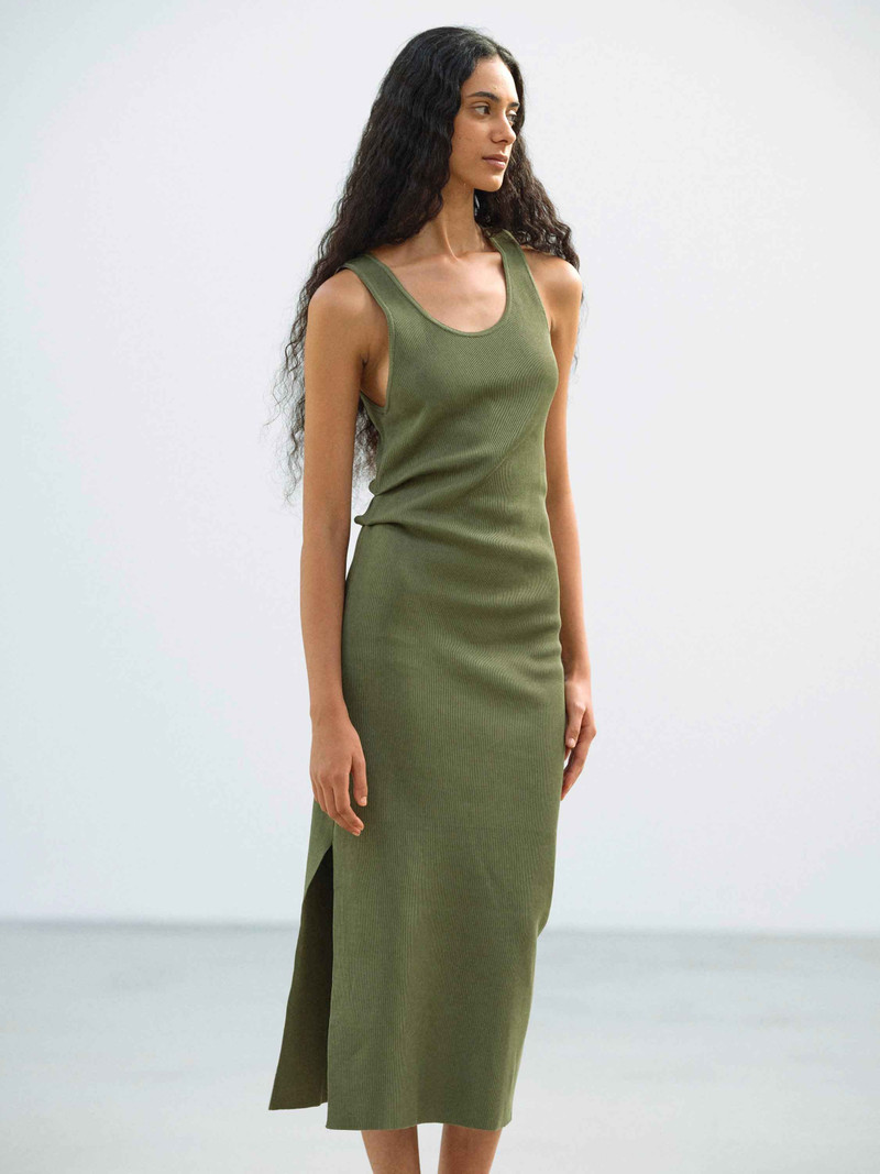 HIGH GAUGE TUCK RIB KNIT DRESS 3