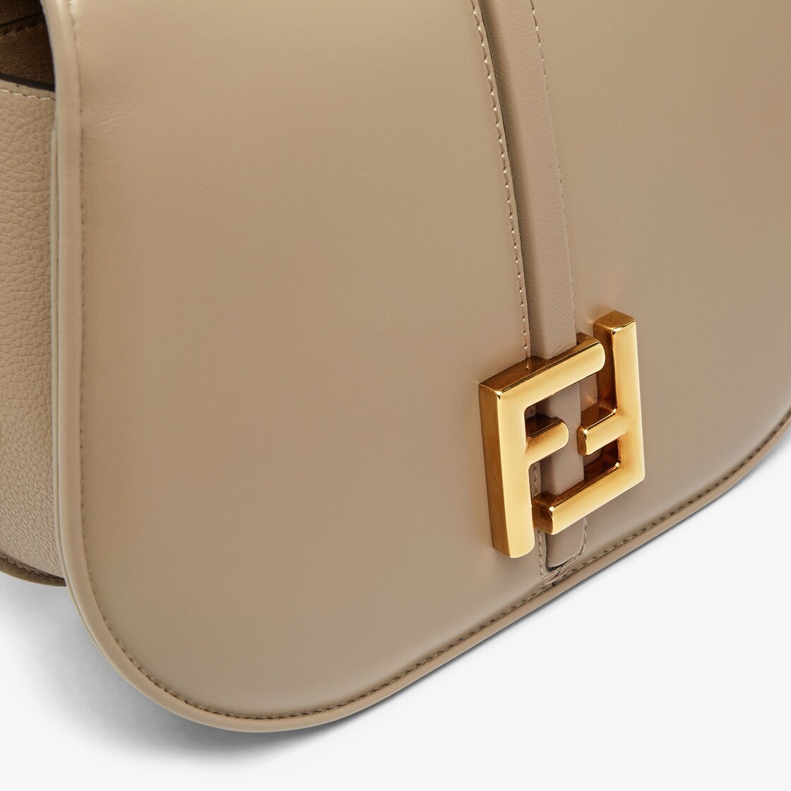 FENDI C'mon Medium | REVERSIBLE