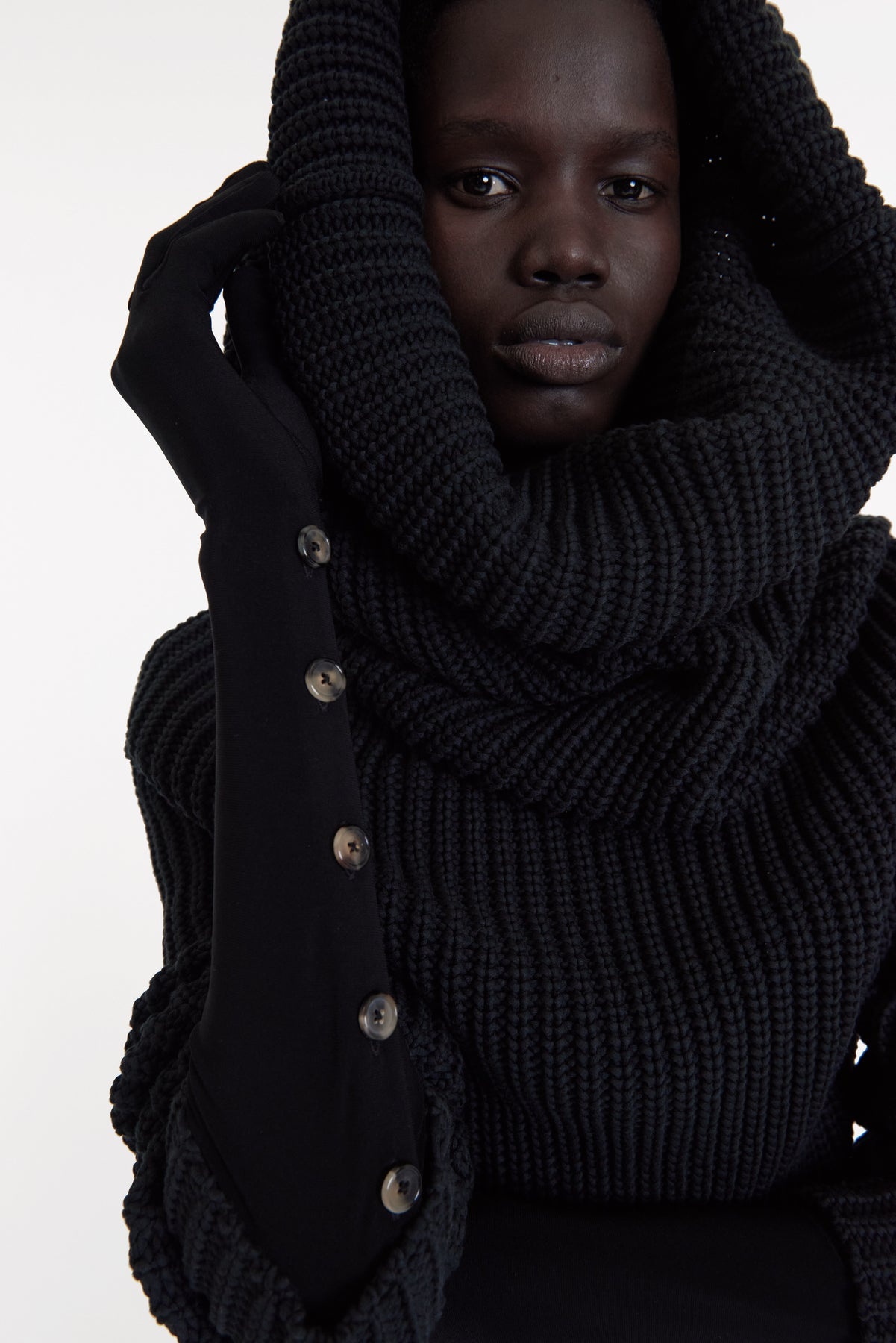 KNIT SNOOD TOP WITH GLOVES BLACK - 8