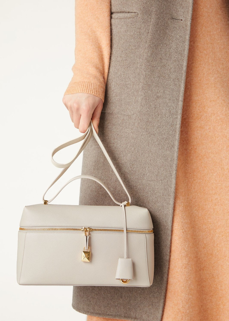 Loro Piana Extra Bag L27 outlook
