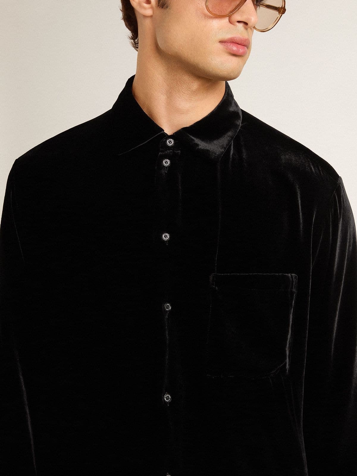 Velvet-effect black shirt with embroidery - 7