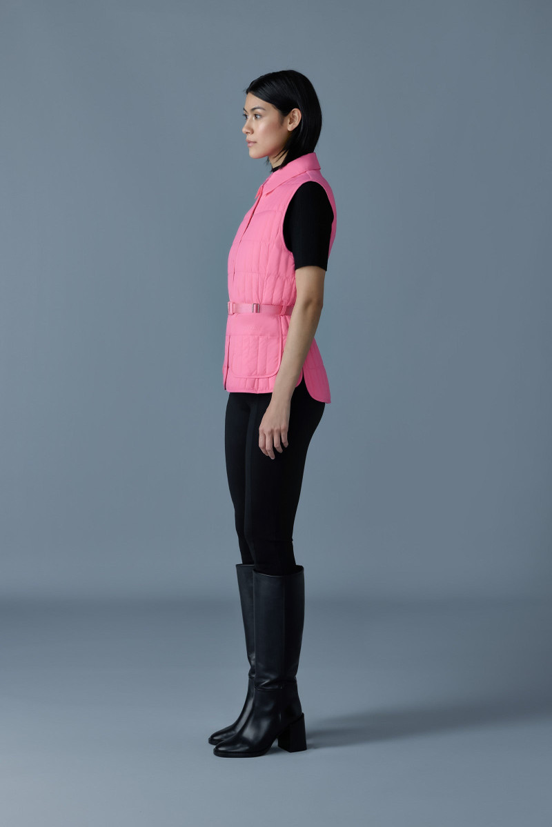 HELIA Light Down Vertical Quilted Vest 3