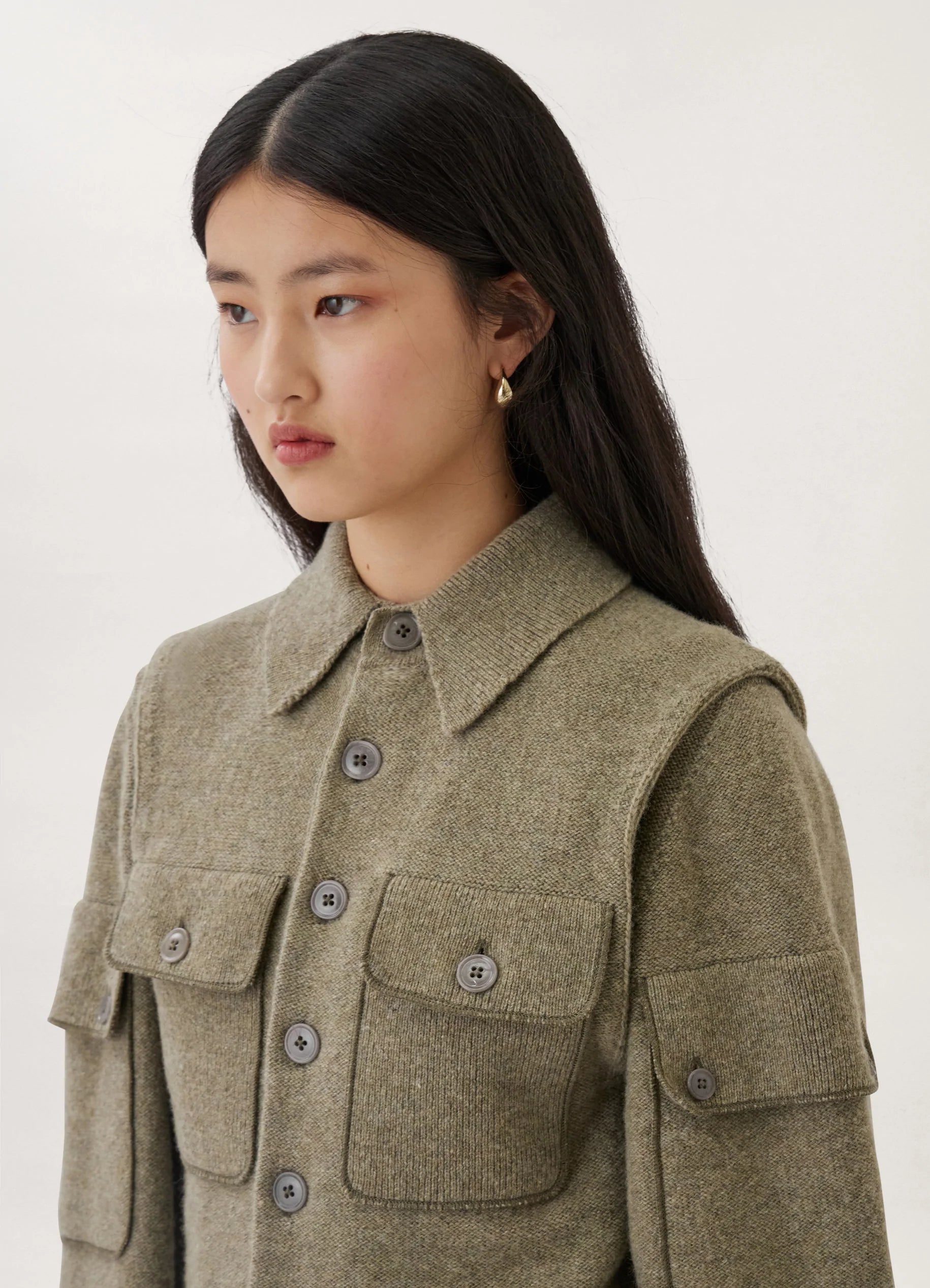 SLEEVELESS FITTED CARDIGAN
SOFT SHETLAND - 4