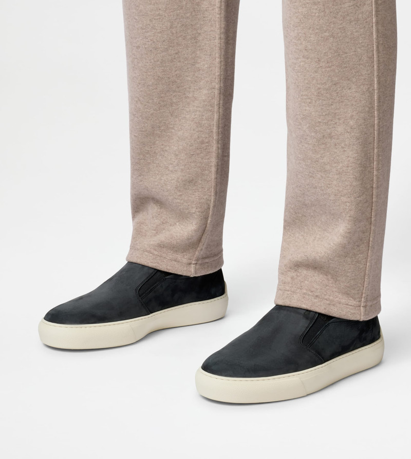SLIP-ONS IN NUBUCK - BLUE 7