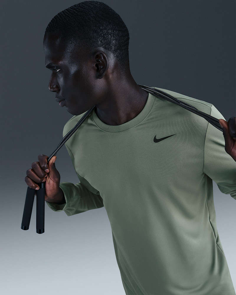 Nike Dri-FIT Legend Men's Long-Sleeve Fitness Top 3