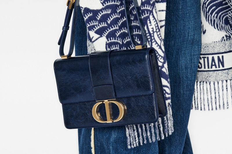 Dior 30 Montaigne Bag outlook