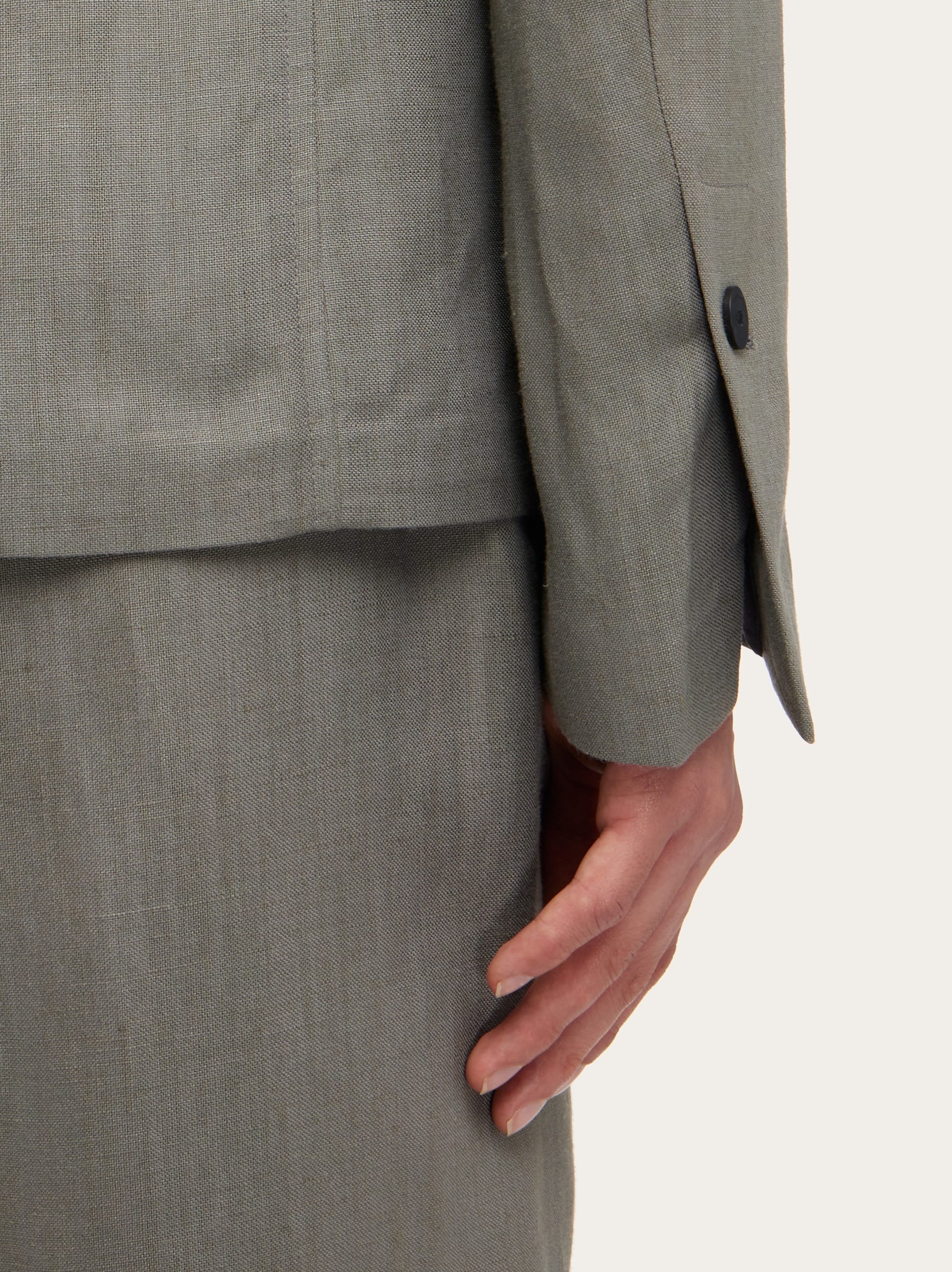 Single breasted tailored blazer - 4