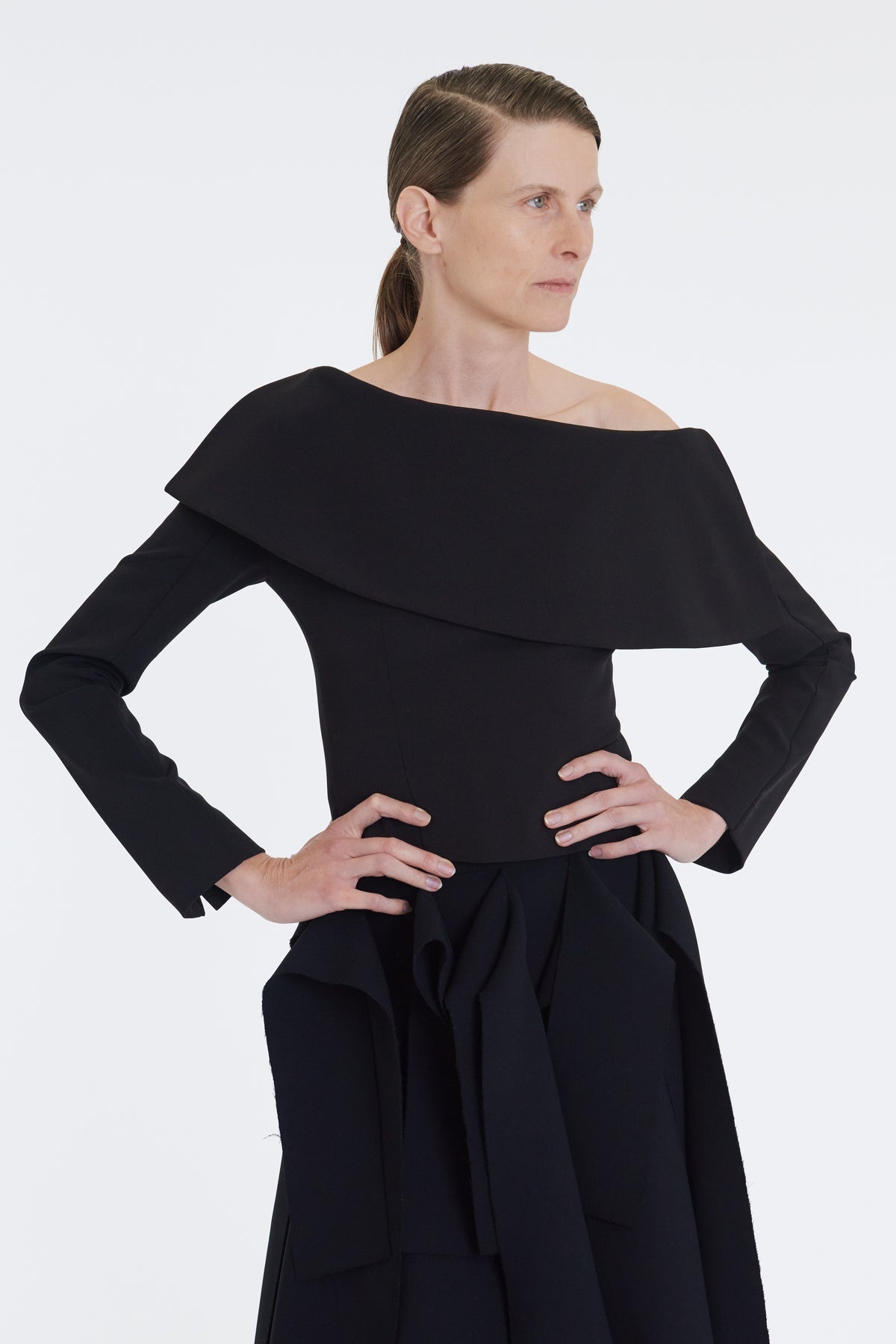 LONGSLEEVE TOP WITH EXAGGERATED COLLAR BLACK - 2