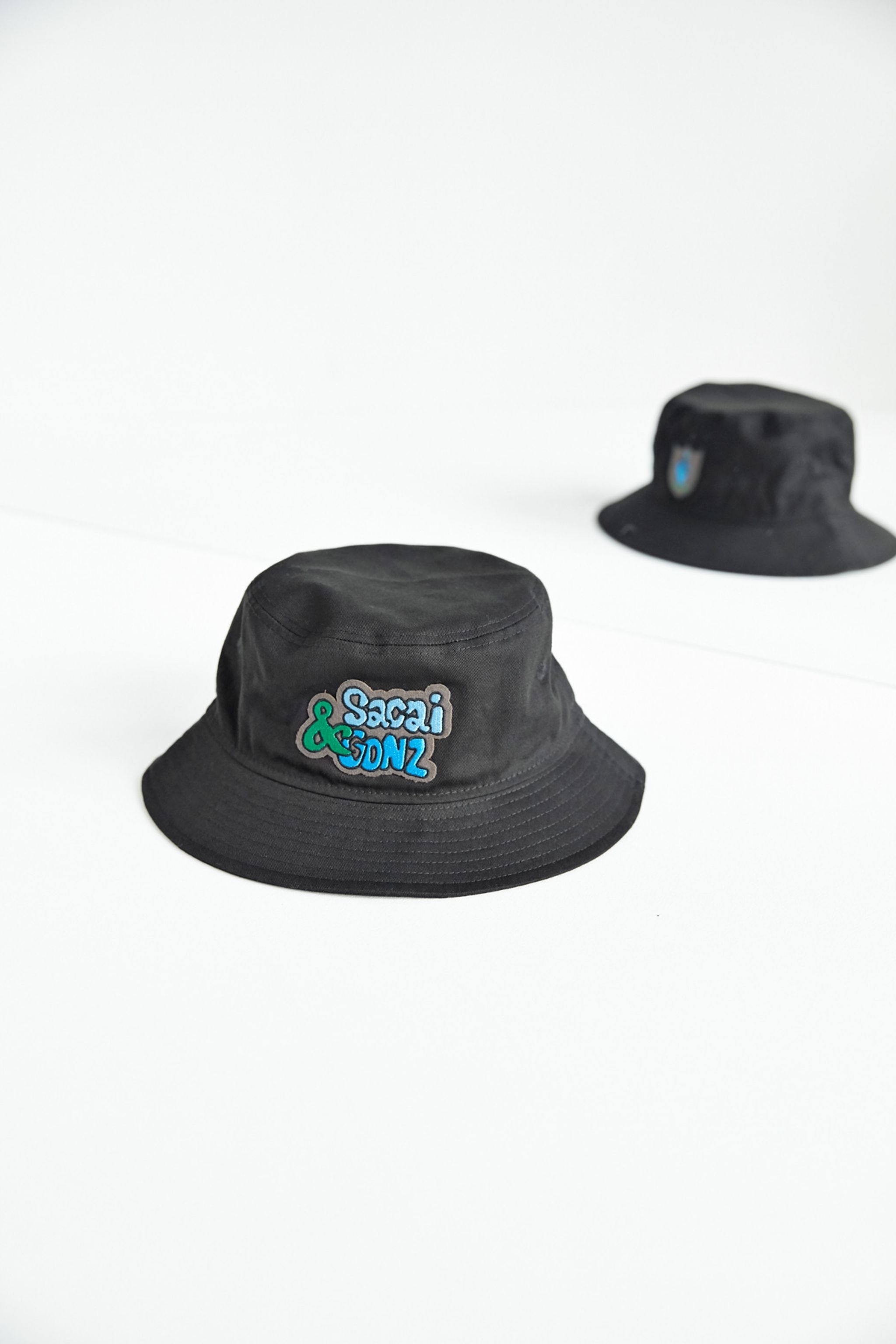 sacai sacai x NEW ERA® Gonz ONE LOVE Hat | REVERSIBLE