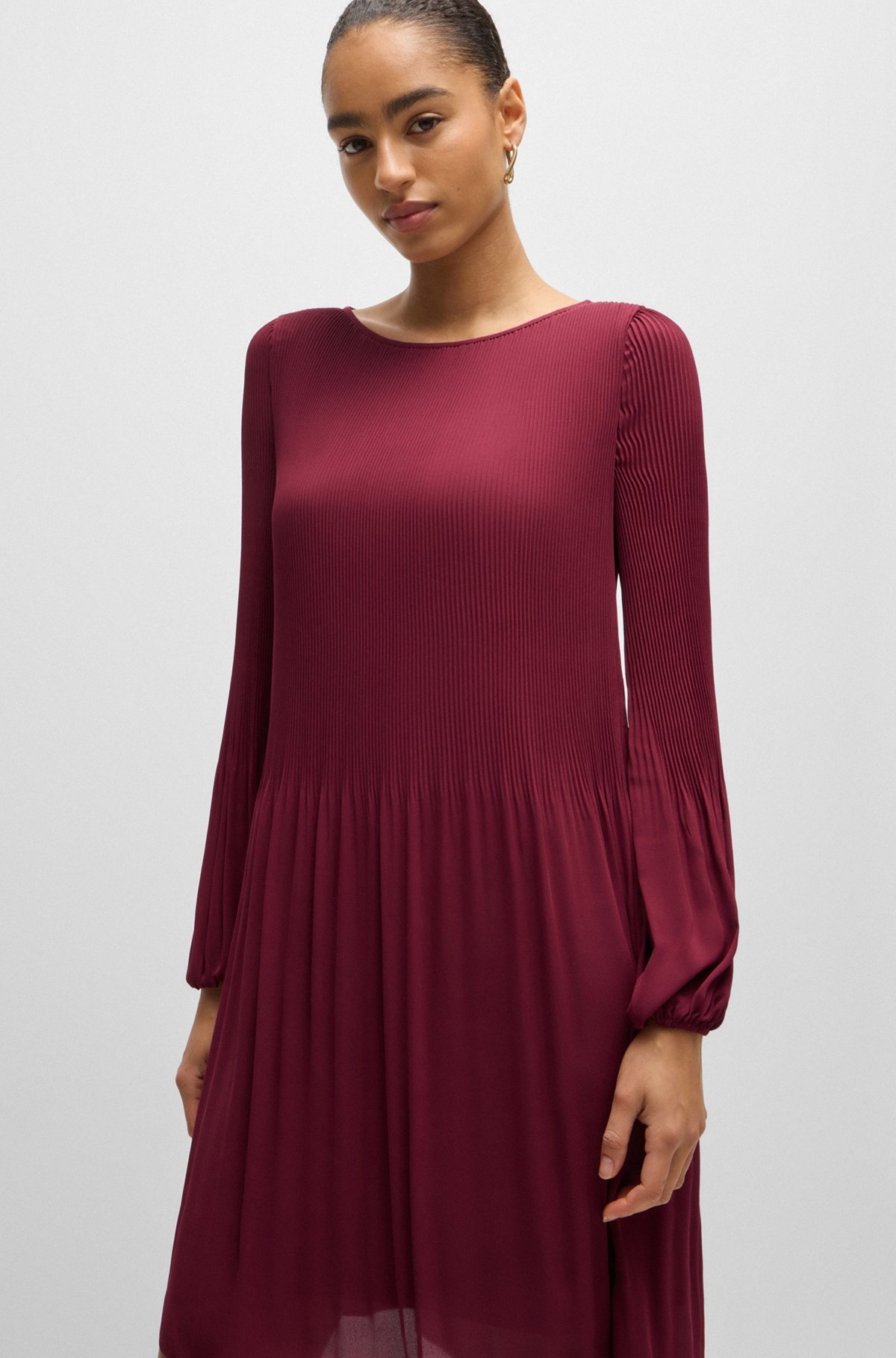 REGULAR-FIT DRESS WITH PLISSÉ PLEATS AND CREW NECKLINE - 5