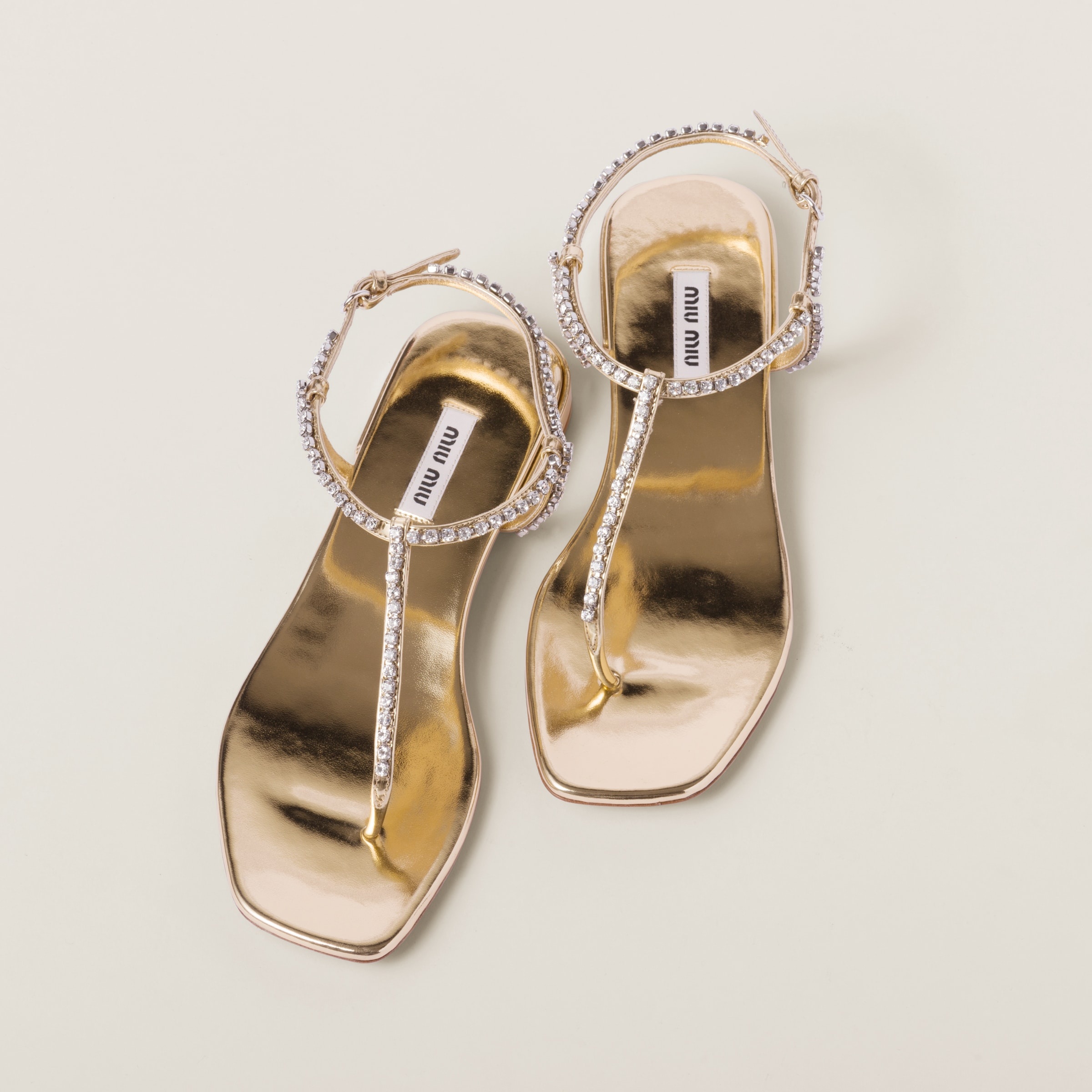 Metallic leather thong sandals - 4