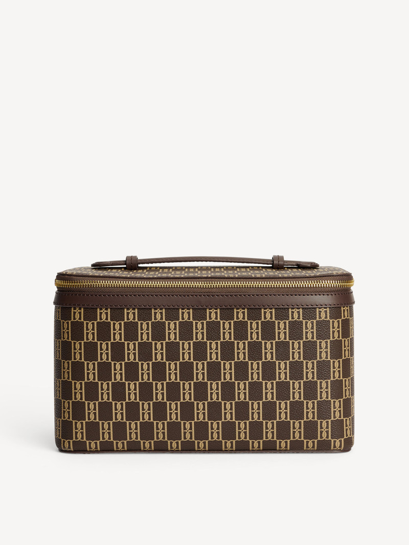 Bae Beauty cosmetics case 1