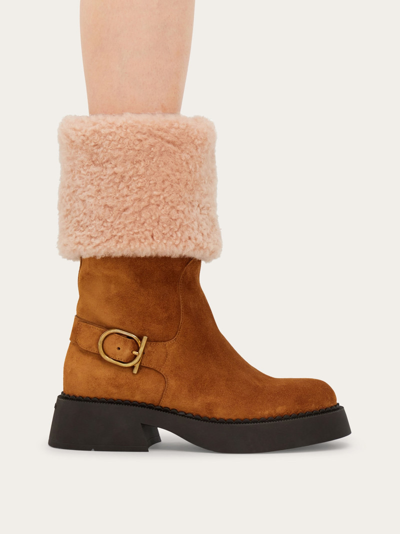 Ankle boot with chunky shearling detail 4