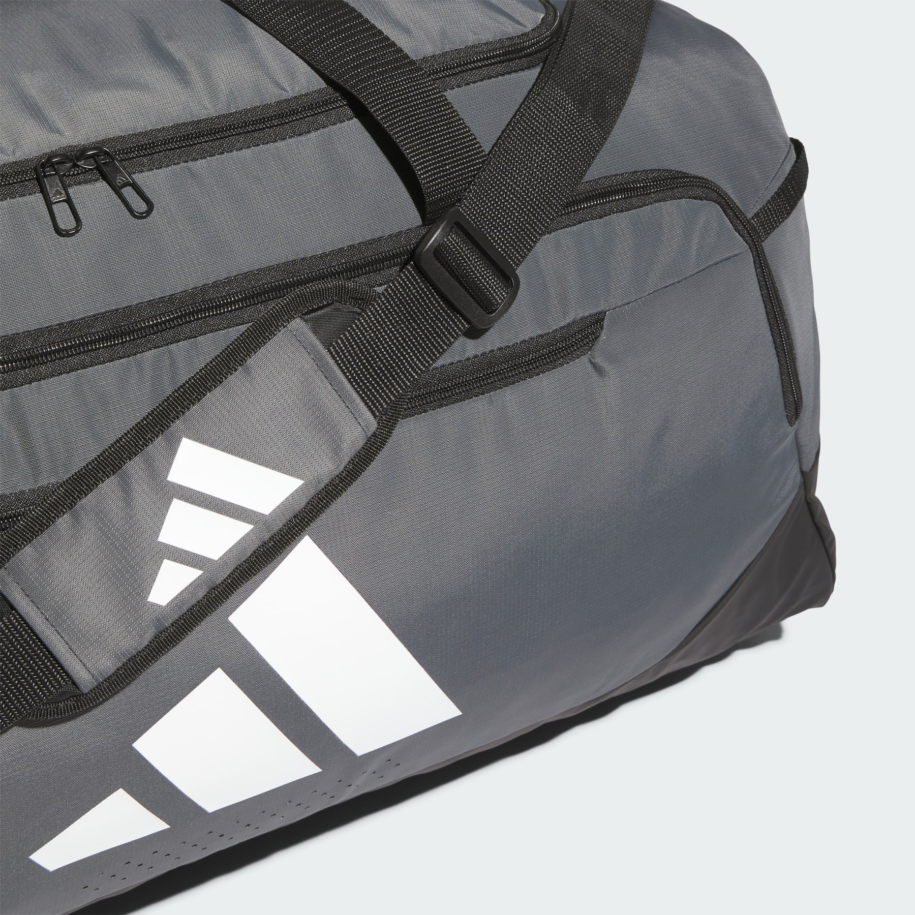 Defender 5 Large Duffel Bag - 3