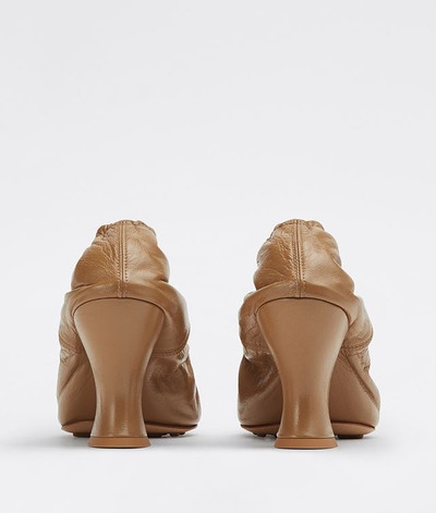 Bottega Veneta ALMOND PUMPS outlook